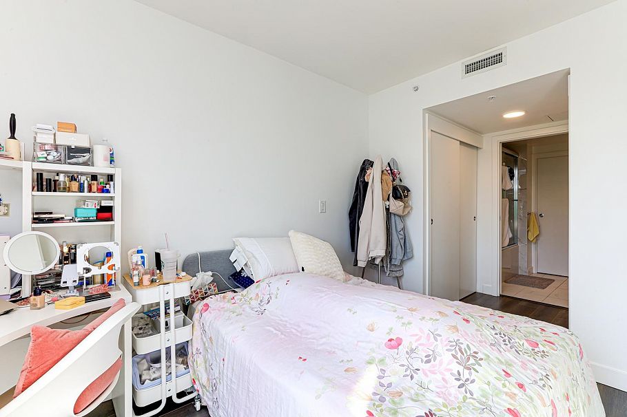 403 8181 Chester Street Vancouver, BC - 11