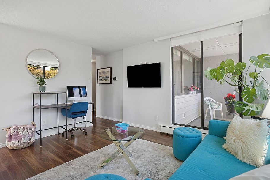 206 1740 Comox Street Vancouver, BC - 3