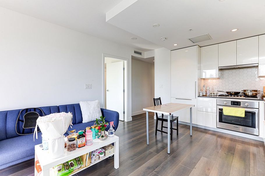 403 8181 Chester Street Vancouver, BC - 9