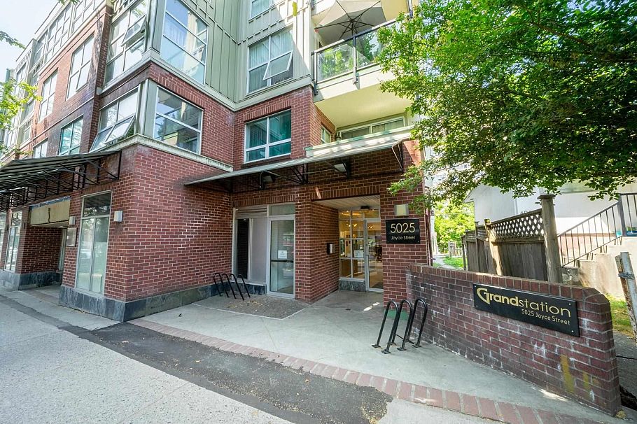 207 5025 Joyce Street Vancouver, BC - 1
