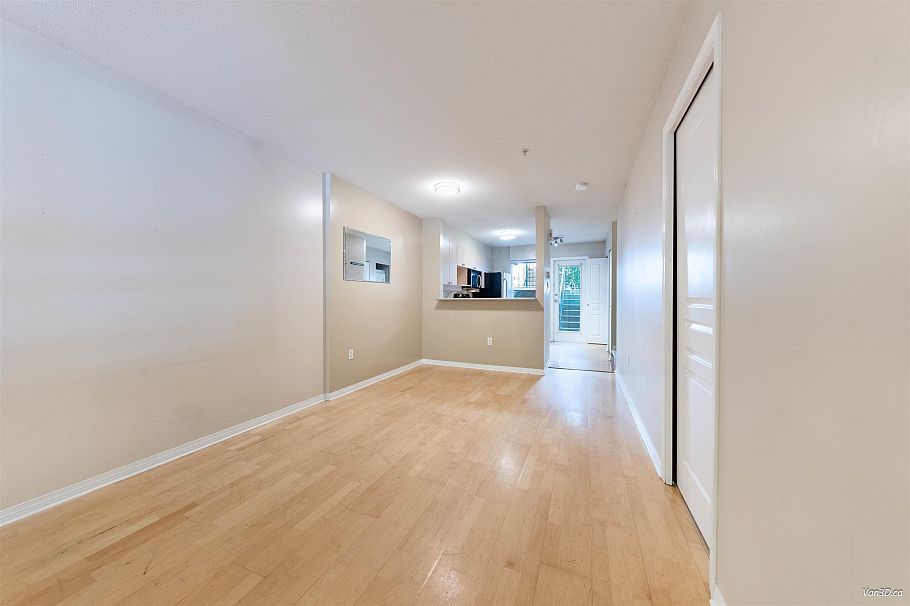 229 E 11th Avenue Vancouver, BC - 6