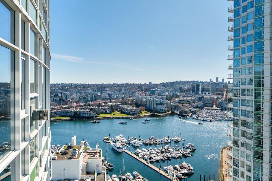 2608 198 Aquarius Mews Vancouver, BC - 1