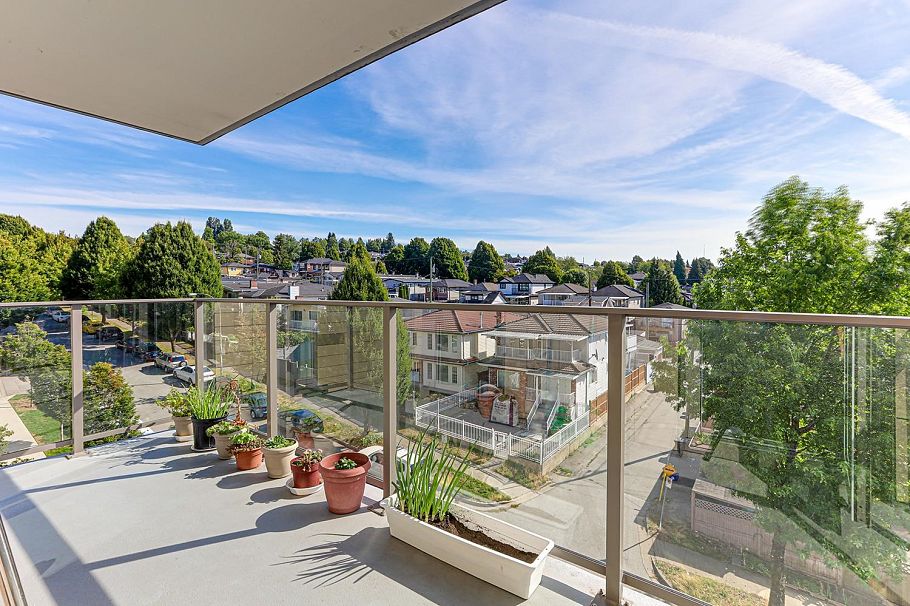 403 8181 Chester Street Vancouver, BC - 17