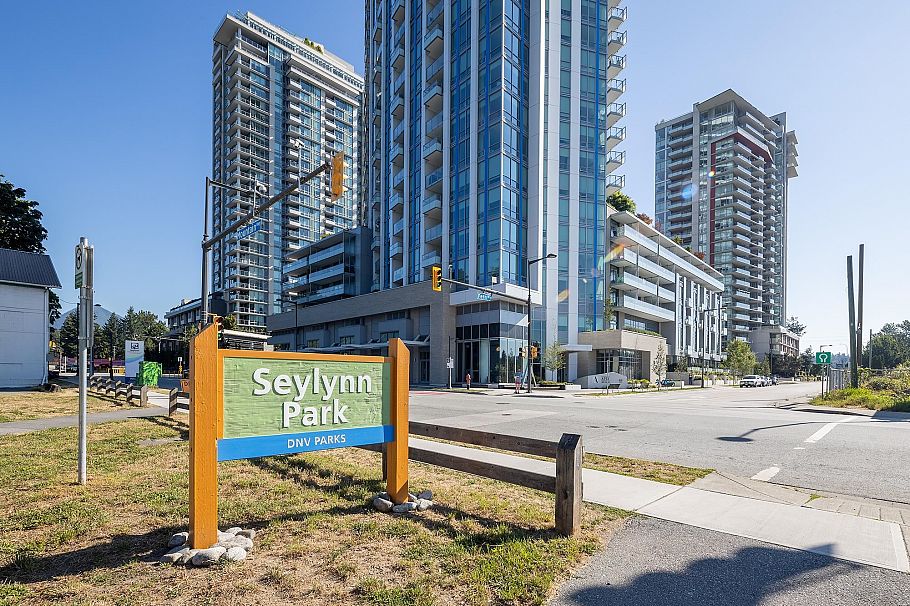 2406 1500 Fern Street North Vancouver, BC - 4