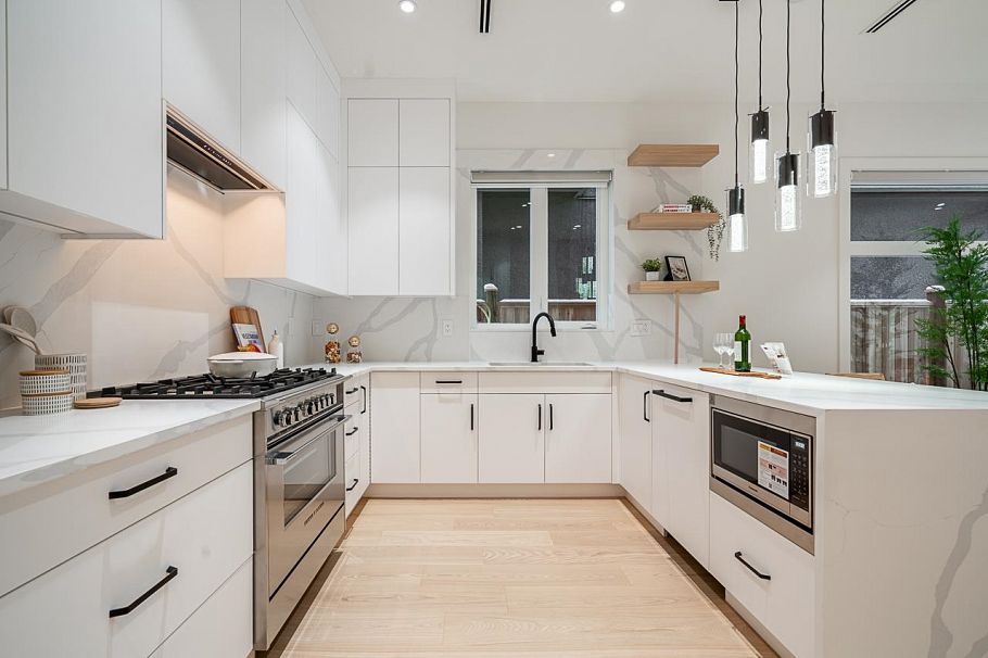 2833 Oliver Crescent Vancouver, BC - 5