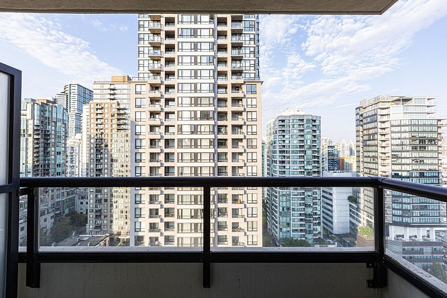 2304 977 Mainland Street Vancouver, BC - 13