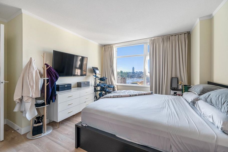 2608 198 Aquarius Mews Vancouver, BC - 23