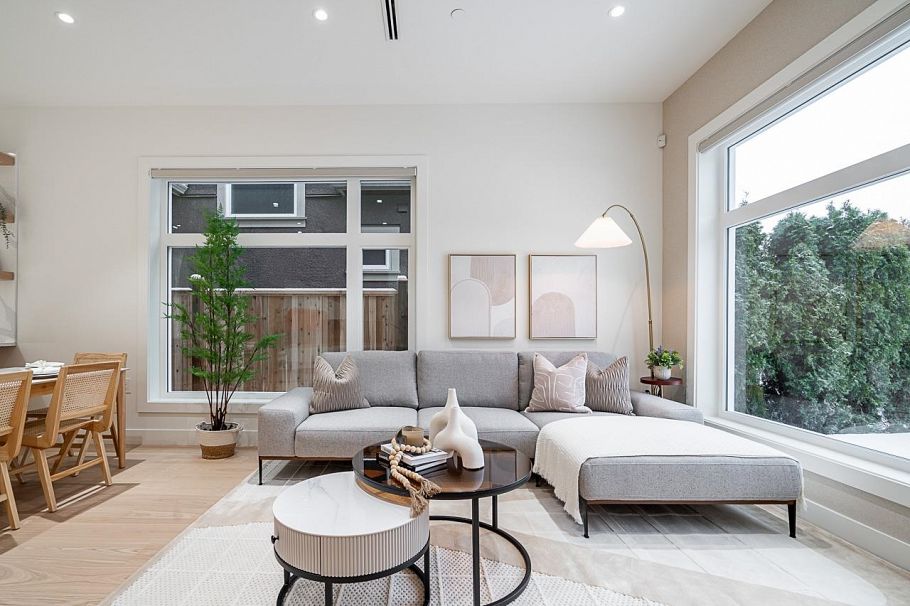 2833 Oliver Crescent Vancouver, BC - 3