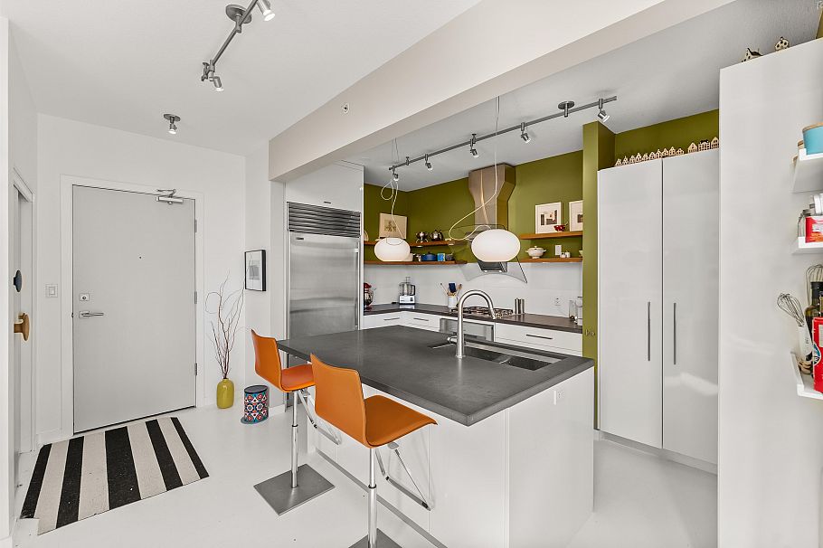 501 560 Raven Woods Drive North Vancouver, BC - 8