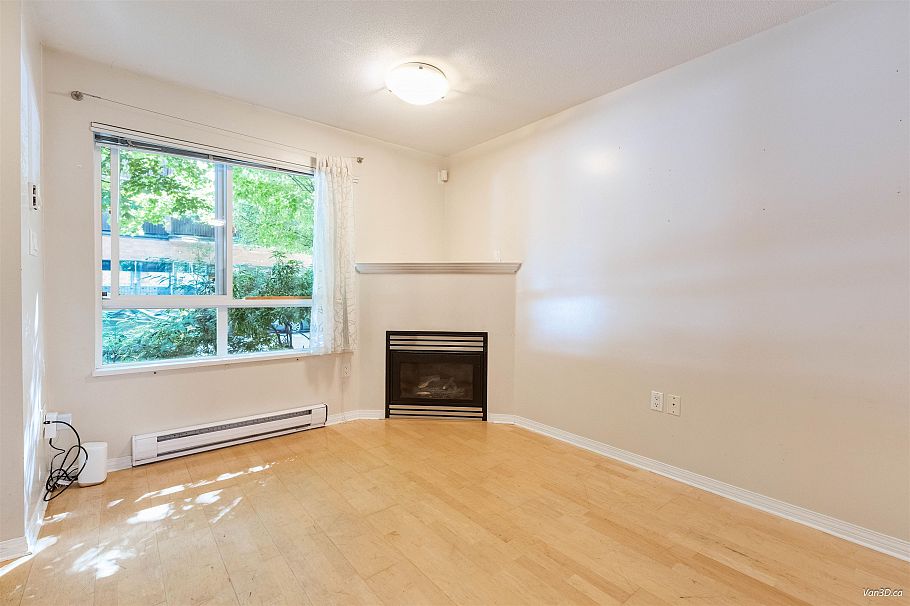 229 E 11th Avenue Vancouver, BC - 2