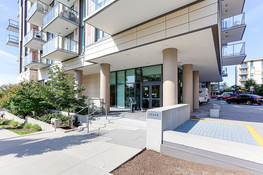 403 8181 Chester Street Vancouver, BC - 2