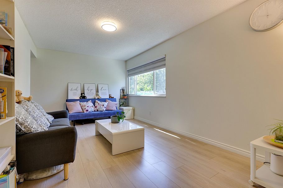 76 3437 E 49th Avenue Vancouver, BC - 2