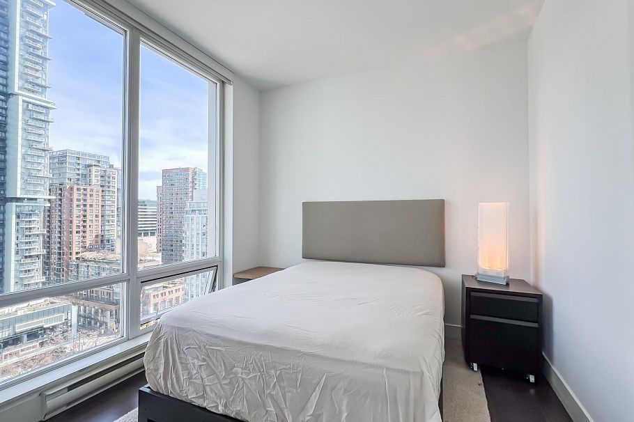 2004 565 Smithe Street Vancouver, BC - 13