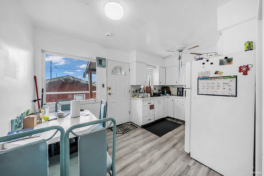 2975 E 41st Avenue Vancouver, BC - 12