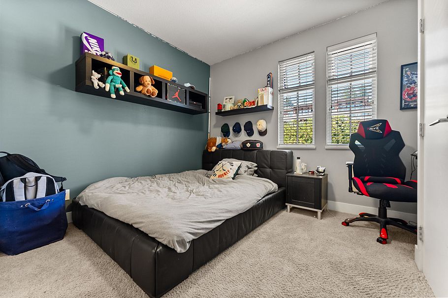 41 3639 Aldercrest Drive North Vancouver, BC - 38