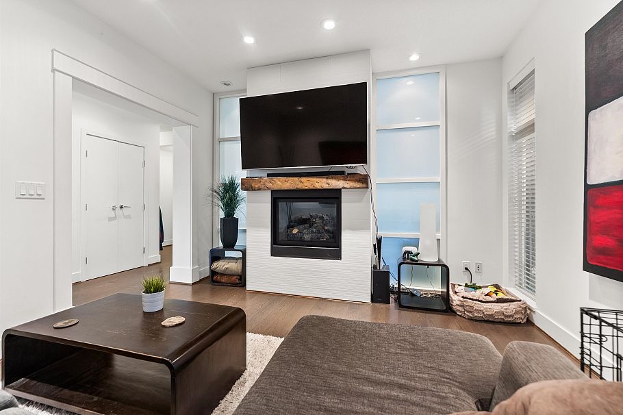 41 3639 Aldercrest Drive North Vancouver, BC - 13