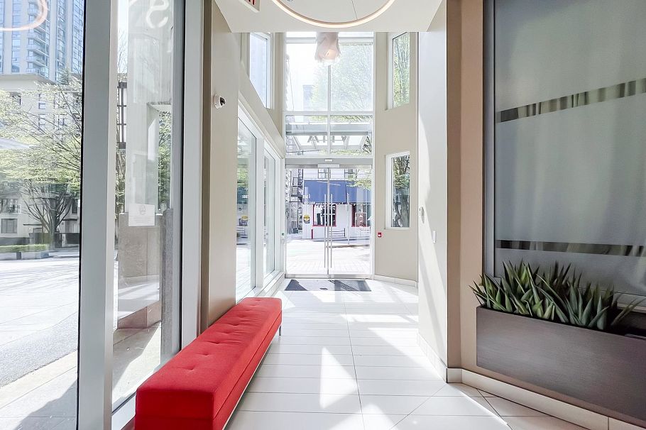 2004 565 Smithe Street Vancouver, BC - 27