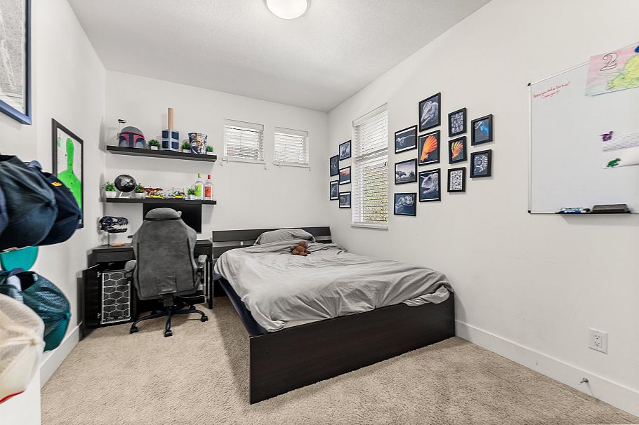 41 3639 Aldercrest Drive North Vancouver, BC - 39