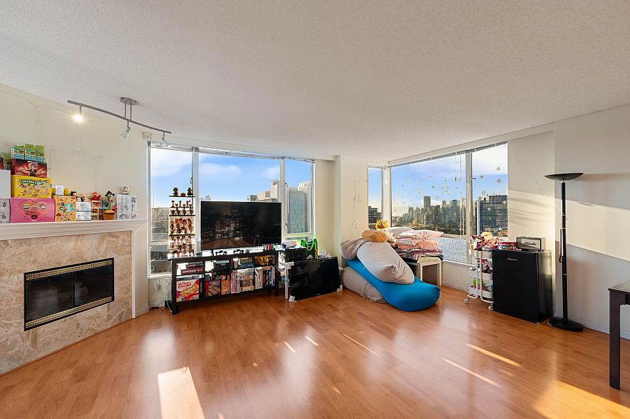 1301 2628 Ash Street Vancouver, BC - 1