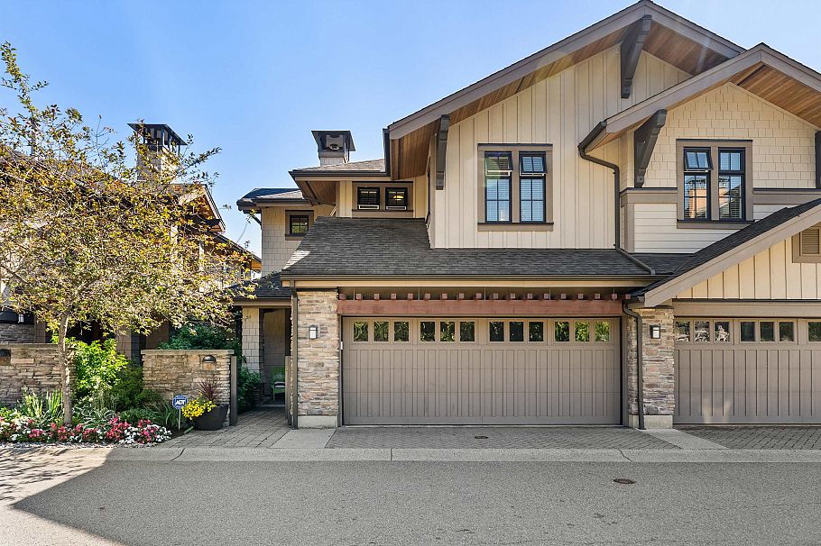 41 3639 Aldercrest Drive North Vancouver, BC - 1