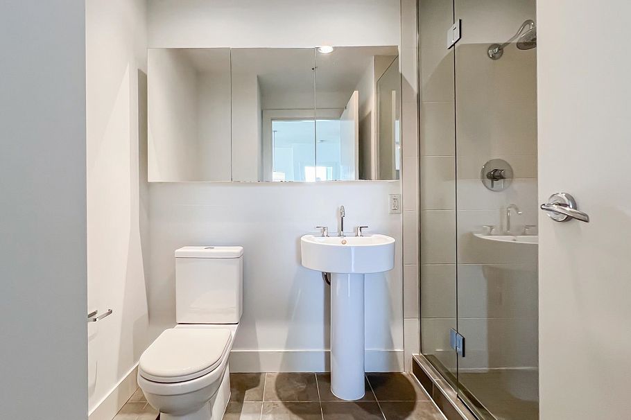 2004 565 Smithe Street Vancouver, BC - 14