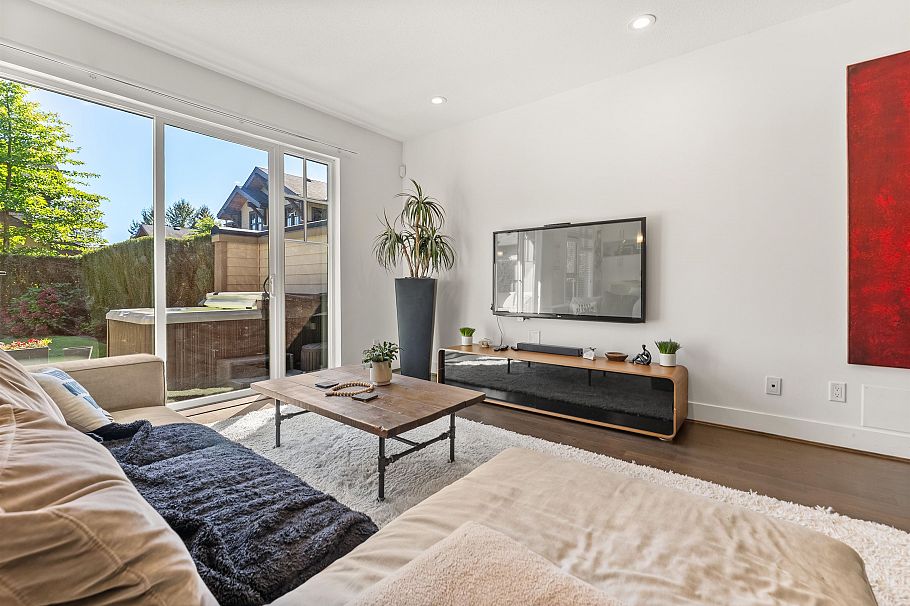 41 3639 Aldercrest Drive North Vancouver, BC - 16