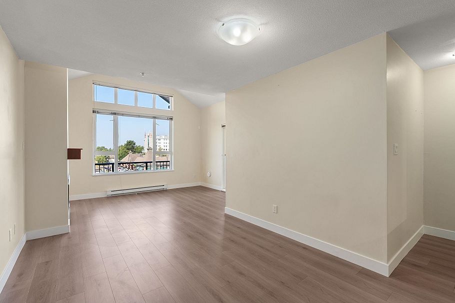 417 7089 Mont Royal Square Vancouver, BC - 6