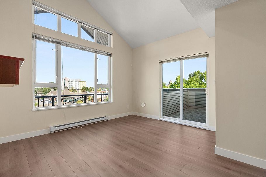 417 7089 Mont Royal Square Vancouver, BC - 8