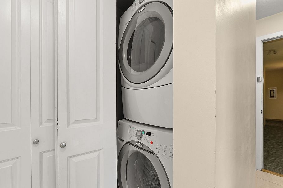 417 7089 Mont Royal Square Vancouver, BC - 22