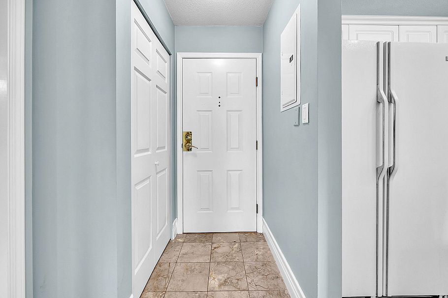 422 5835 Hampton Place Vancouver, BC - 6