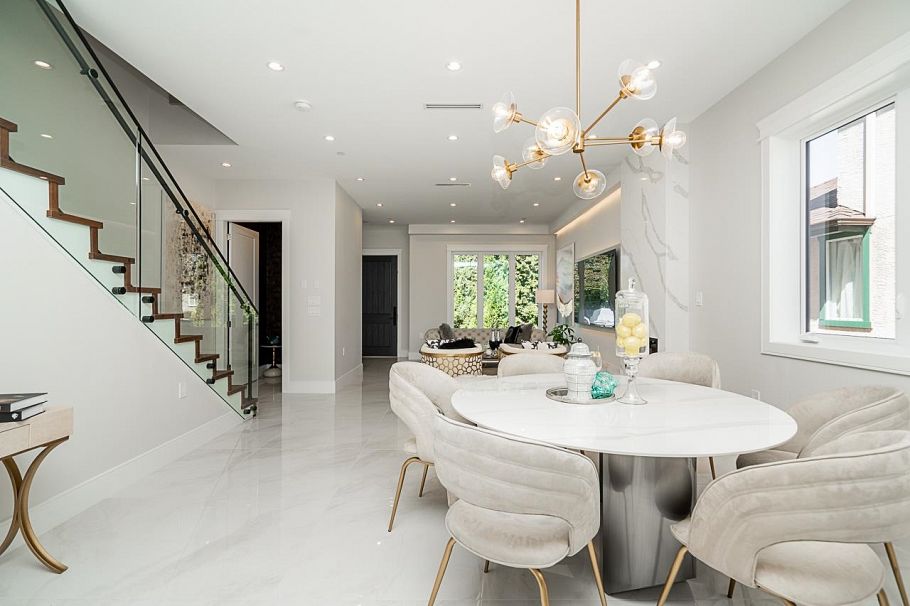 2356 West 16th Avenue Vancouver, BC - 11