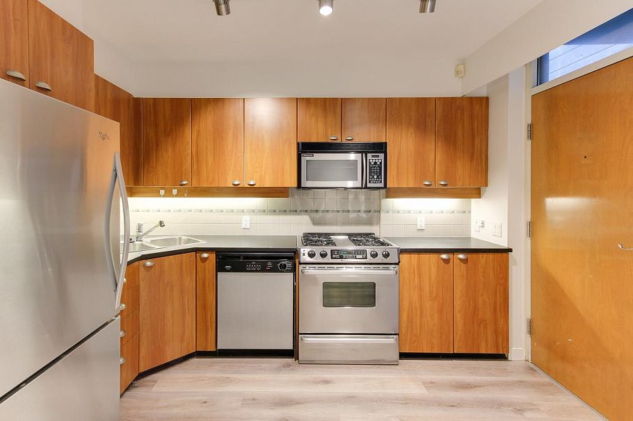 1432 W Hastings Street Vancouver, BC - 11