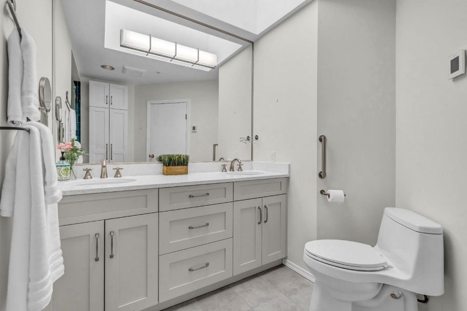 PH21 2175 W 3rd Avenue Vancouver, BC - 26