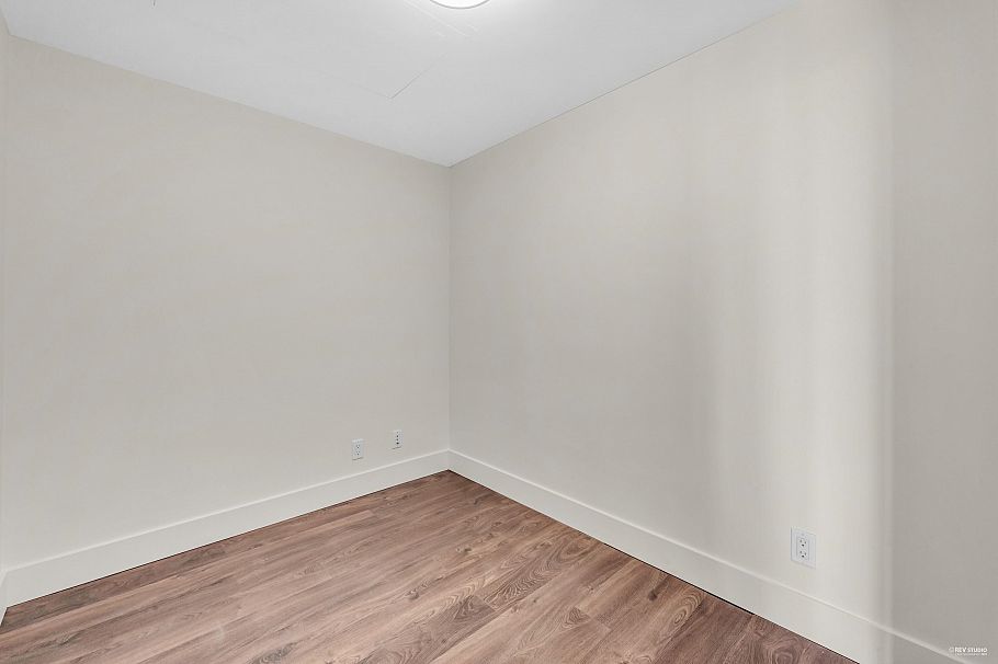 1005 1550 Fern Street North Vancouver, BC - 15