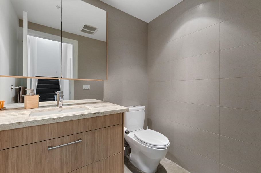 128 W 1st Avenue Vancouver, BC - 23