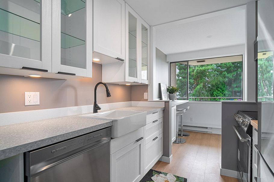 303 444 Lonsdale Avenue North Vancouver, BC - 14