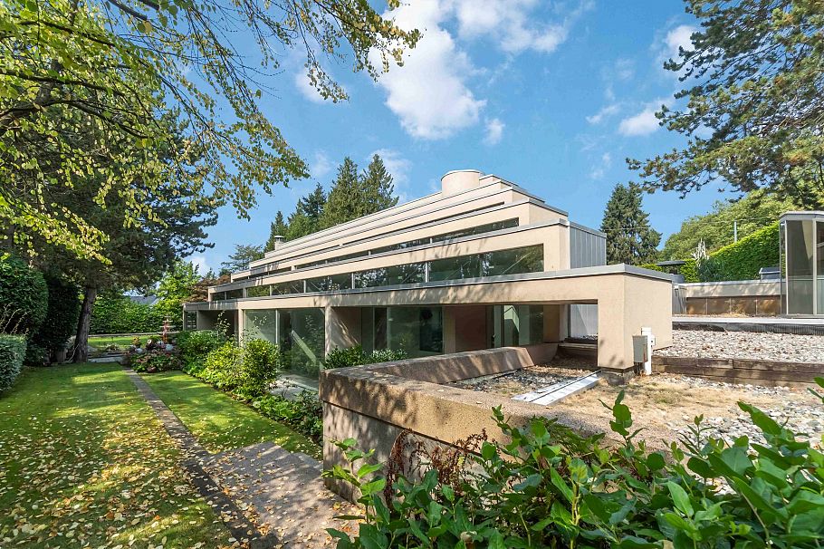 1919 W 57th Avenue Vancouver, BC - 2