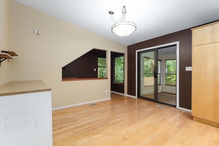 277 E Braemar Road North Vancouver, BC - 6