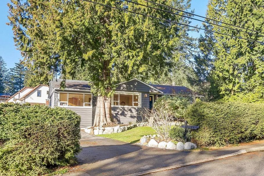 3129 Princess Avenue North Vancouver, BC - 23