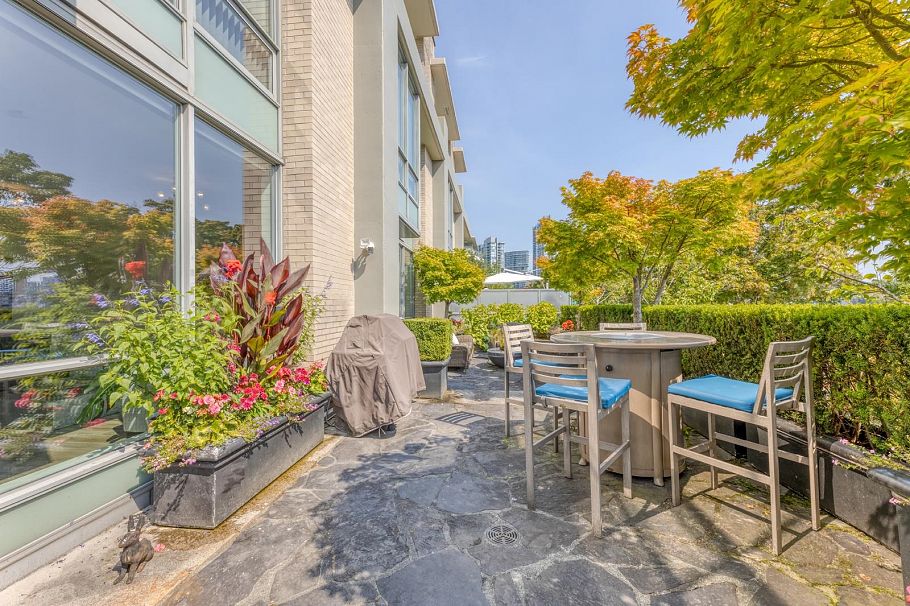 110 1328 Marinaside Crescent Vancouver, BC - 35