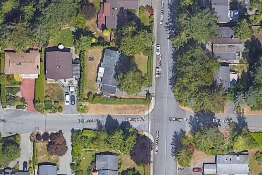 3129 Princess Avenue North Vancouver, BC - 2
