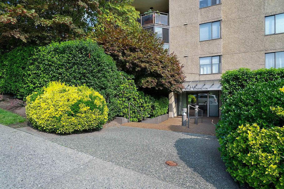 303 444 Lonsdale Avenue North Vancouver, BC - 1