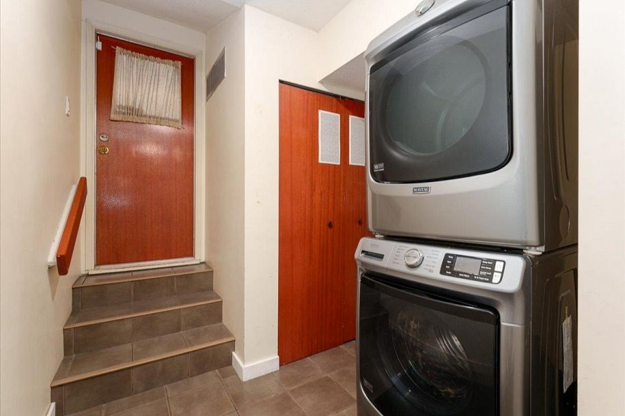 277 E Braemar Road North Vancouver, BC - 24