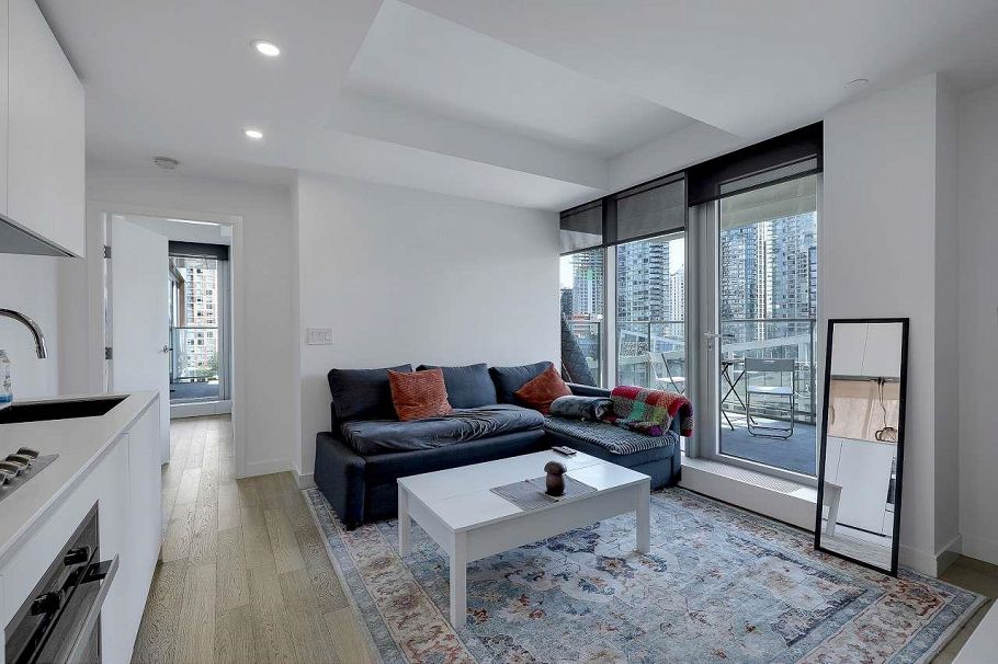 1501 1480 Howe Street Vancouver, BC - 3