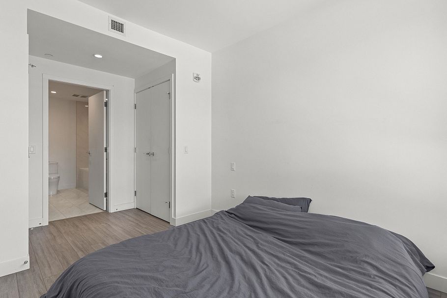 312 747 E 3rd Street North Vancouver, BC - 20