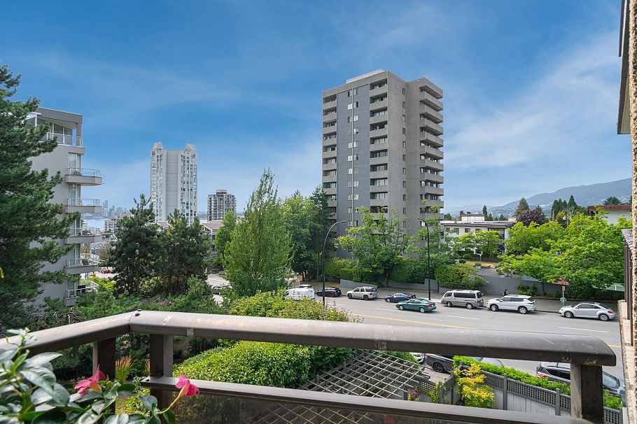 303 444 Lonsdale Avenue North Vancouver, BC - 21