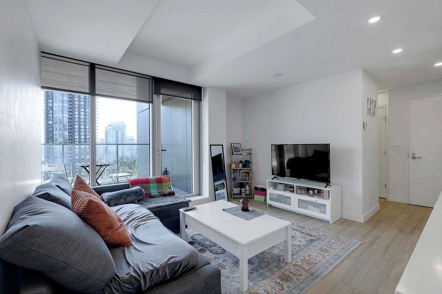 1501 1480 Howe Street Vancouver, BC - 2