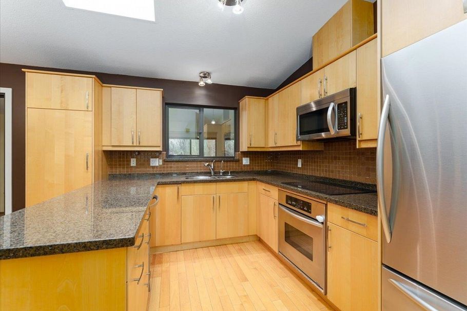 277 E Braemar Road North Vancouver, BC - 4