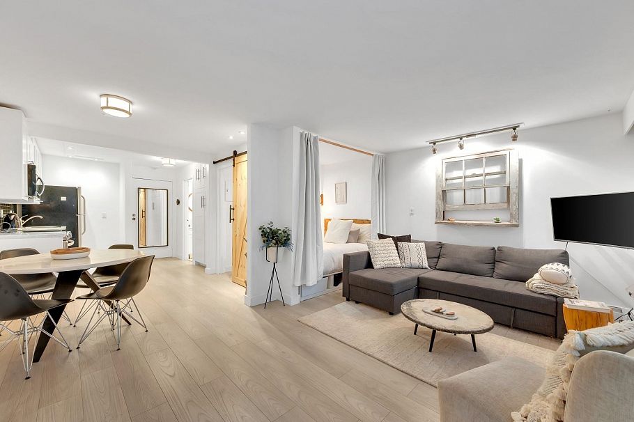 111 2190 W 7 Avenue Vancouver, BC - 5