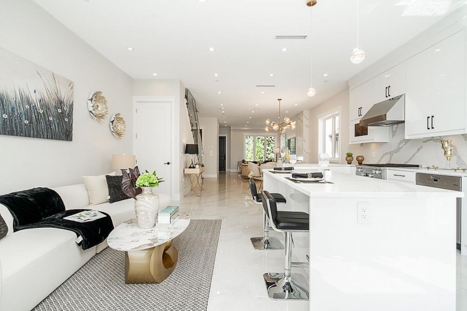 2356 West 16th Avenue Vancouver, BC - 3